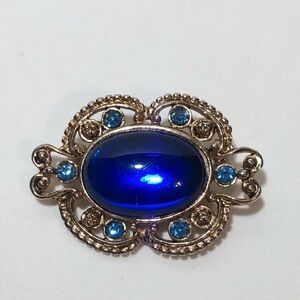 🌹🍃VTG Cobalt Blue Jelly Belly Cabochon Gold-Tone Brooch Pin w/Lt. Blue Crystals